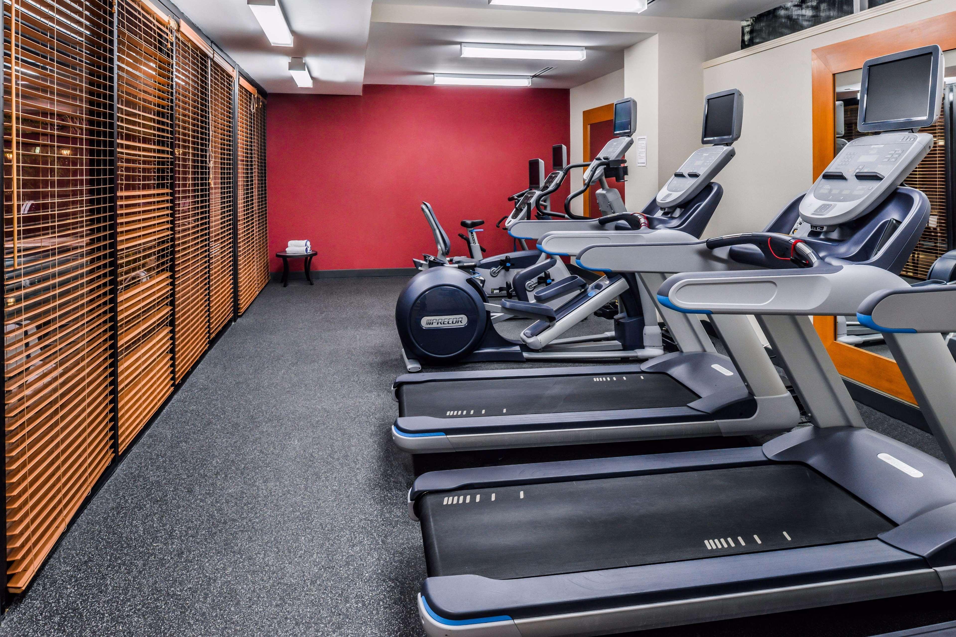 Hilton Garden Inn Detroit Southfield Ngoại thất bức ảnh