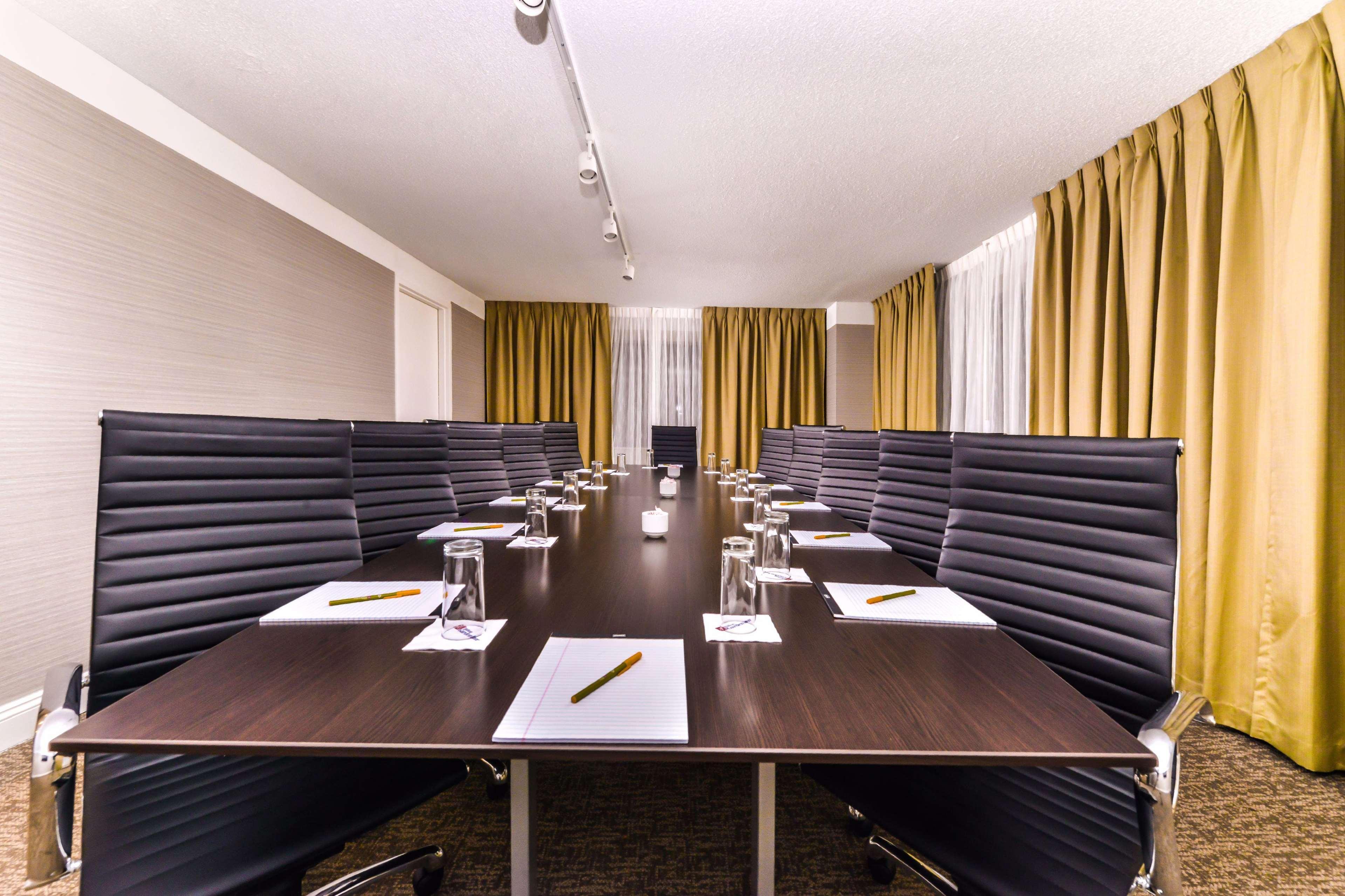 Hilton Garden Inn Detroit Southfield Ngoại thất bức ảnh