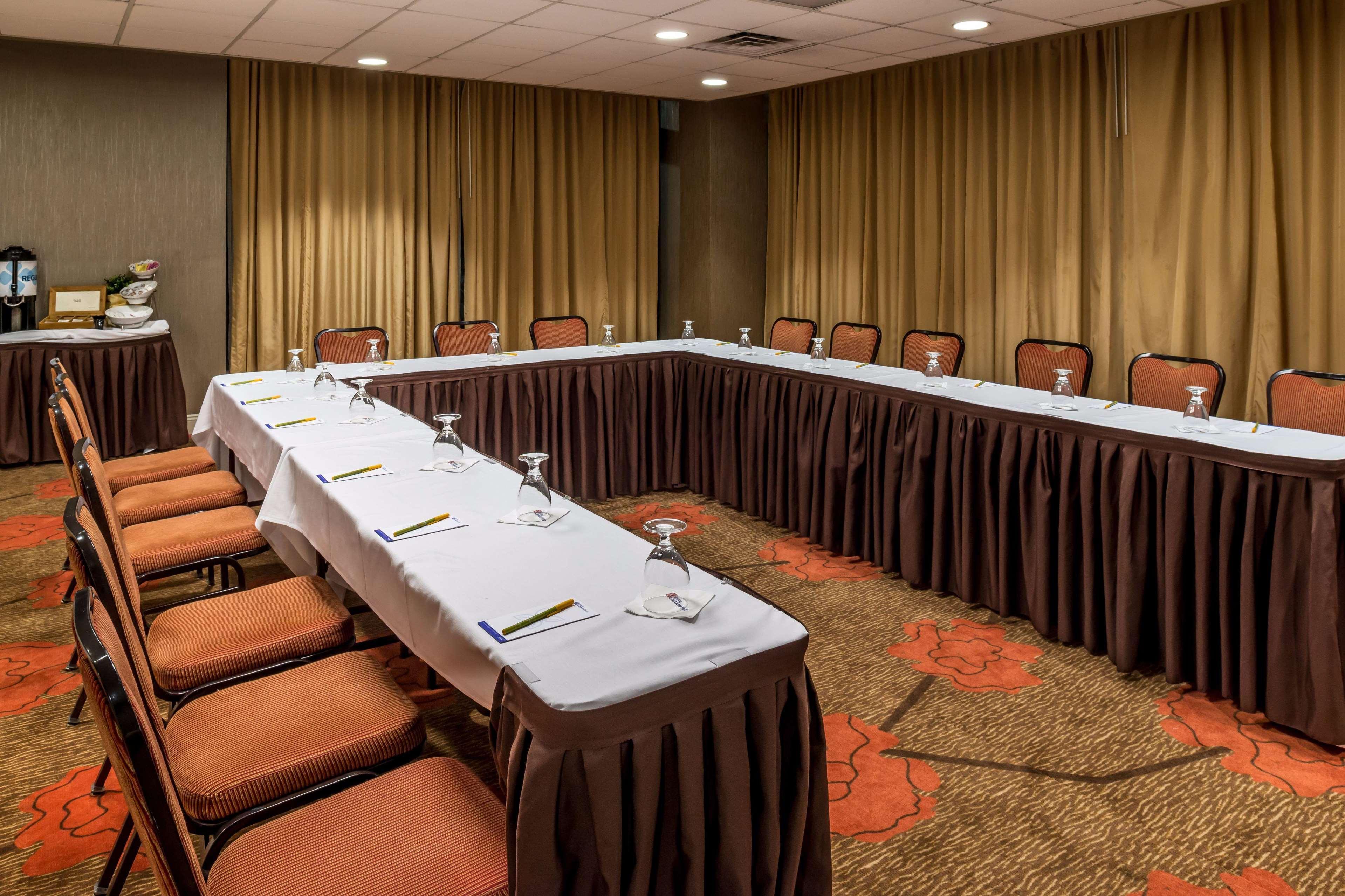 Hilton Garden Inn Detroit Southfield Ngoại thất bức ảnh