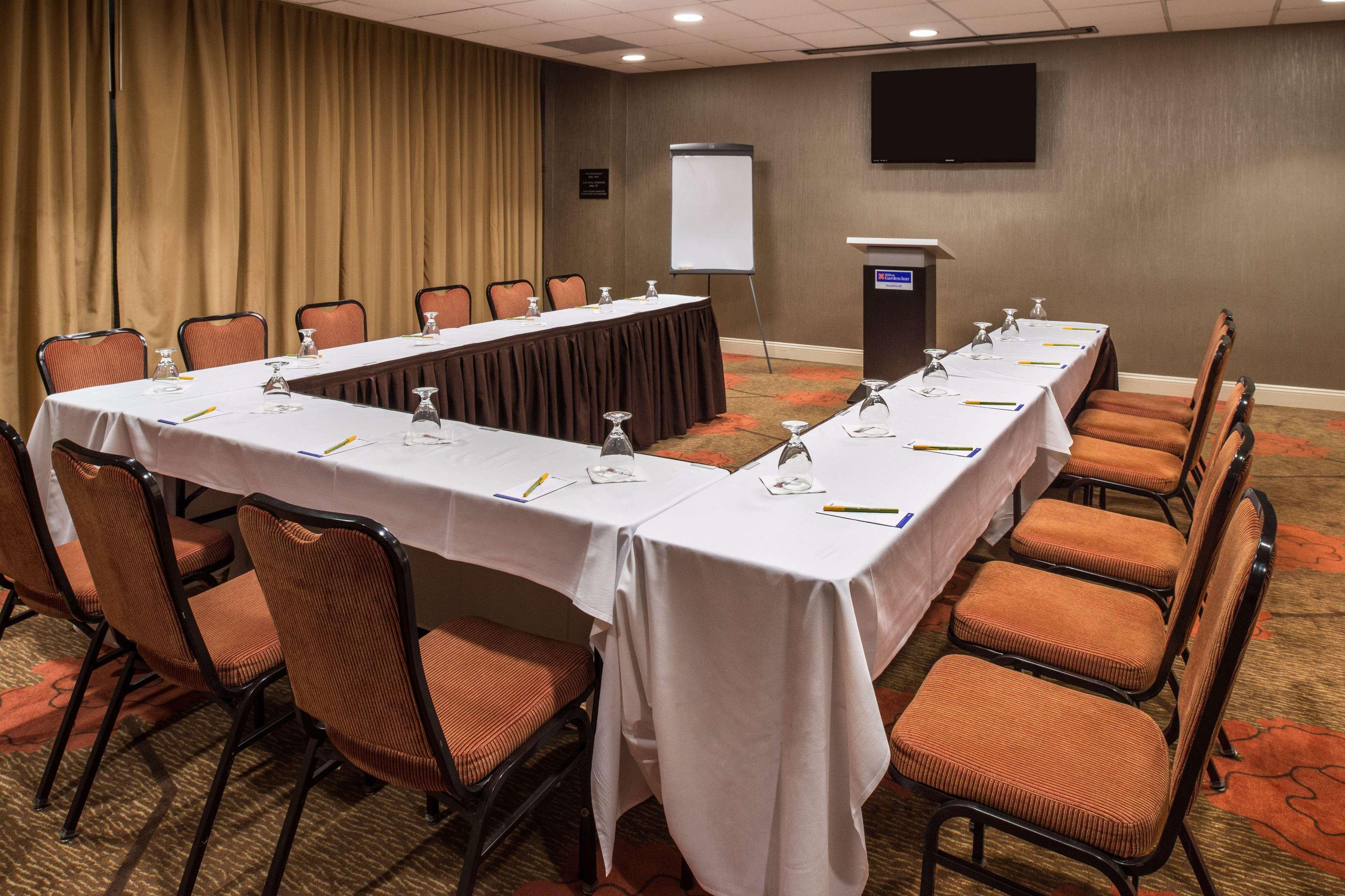 Hilton Garden Inn Detroit Southfield Ngoại thất bức ảnh